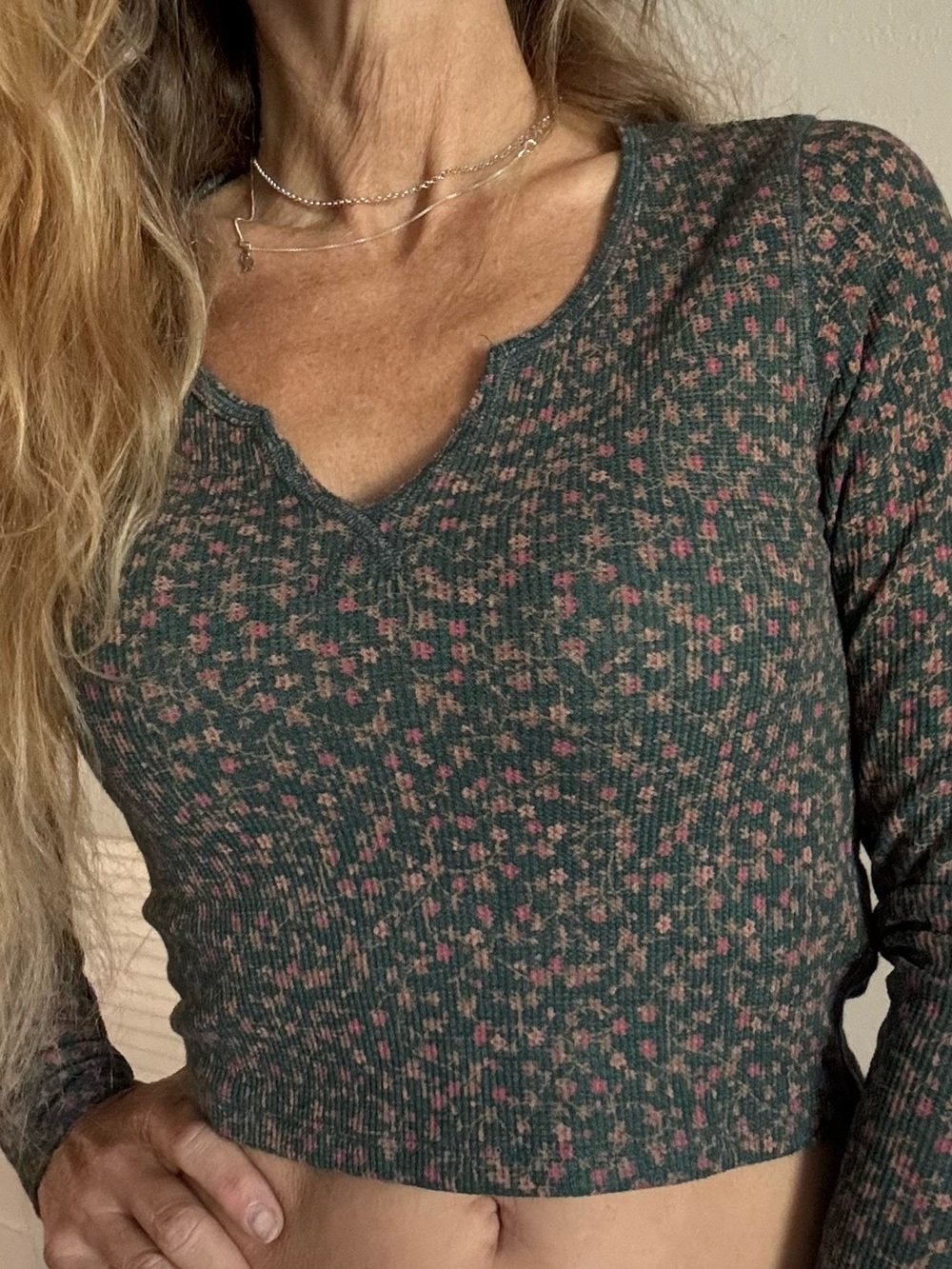 American Eagle Outfitters Dark Green Ribbed Top with Pink Floral  Print S